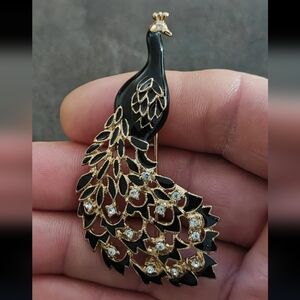 Beautiful 90s Vintage Gold Tone Black Peacock With Sparkling Rhinestones Brooch